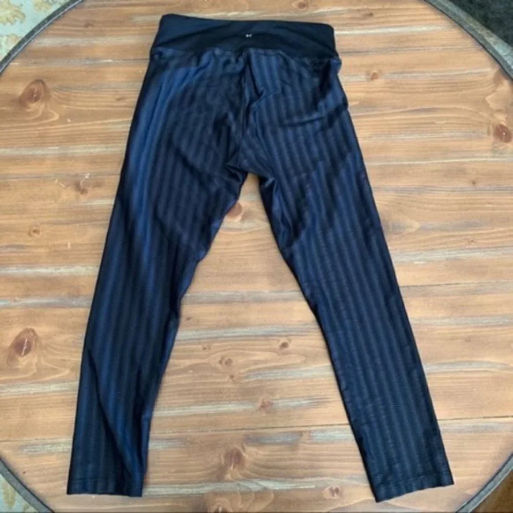 KORAL Liquid Black Crop Leggings. X-Small.
